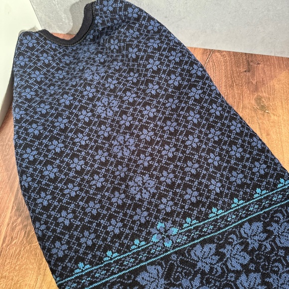 Dale of Norway | Cardigan Sweater - Floral Wool - Picture 12 of 12